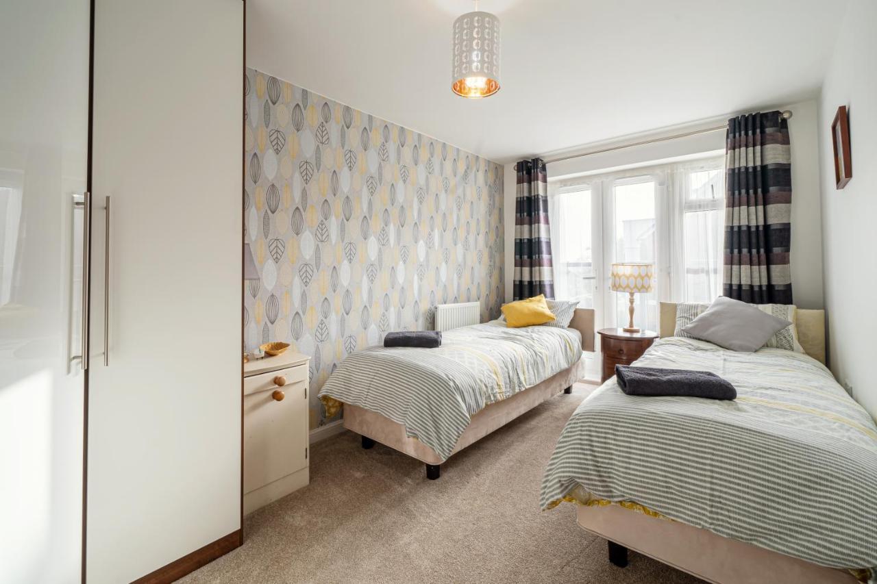 Modern Townhouse - Sleeps Up To 6 Apartment Maidenhead Luaran gambar